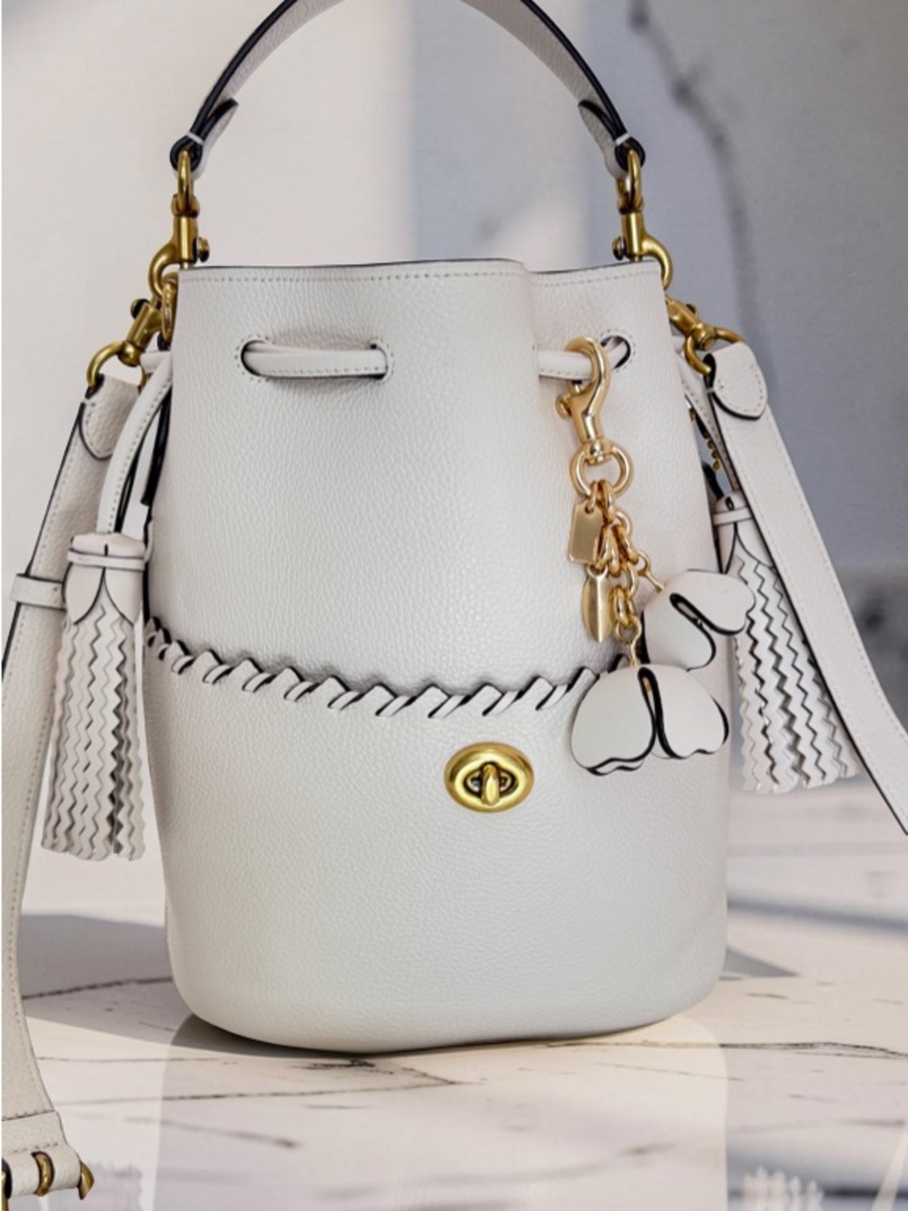 Coach Lora Bucket Bag With Whipstitch Detail Ivory Leather + Tea Rose Charm - Picture 2 of 16